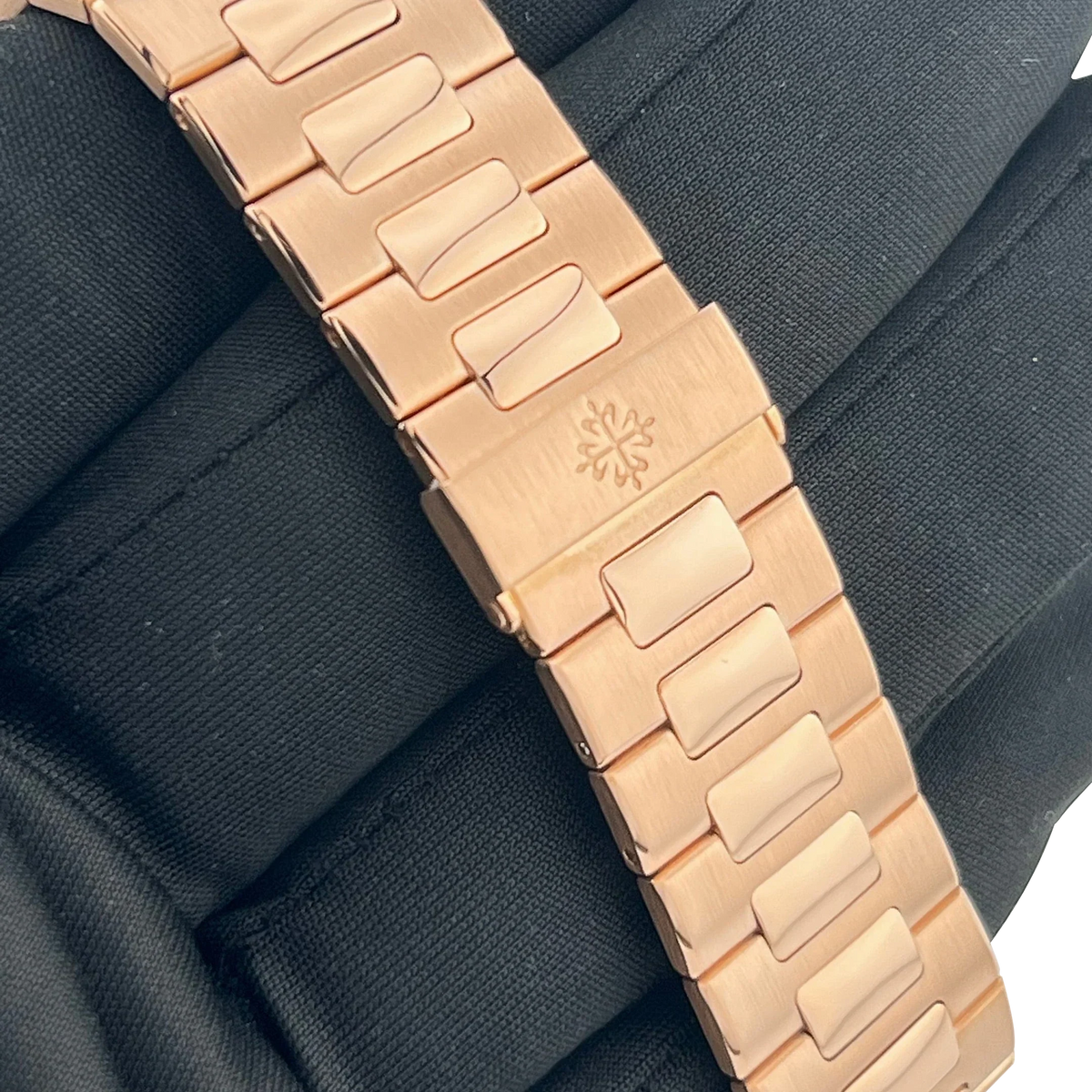 Nautilus 40mm 5711/1R-001 Rose Gold Brown Dial